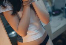 向大佬低头双马尾萌妹 深圳校服女仆装 香港之行[ 84P/264M]-美图岛